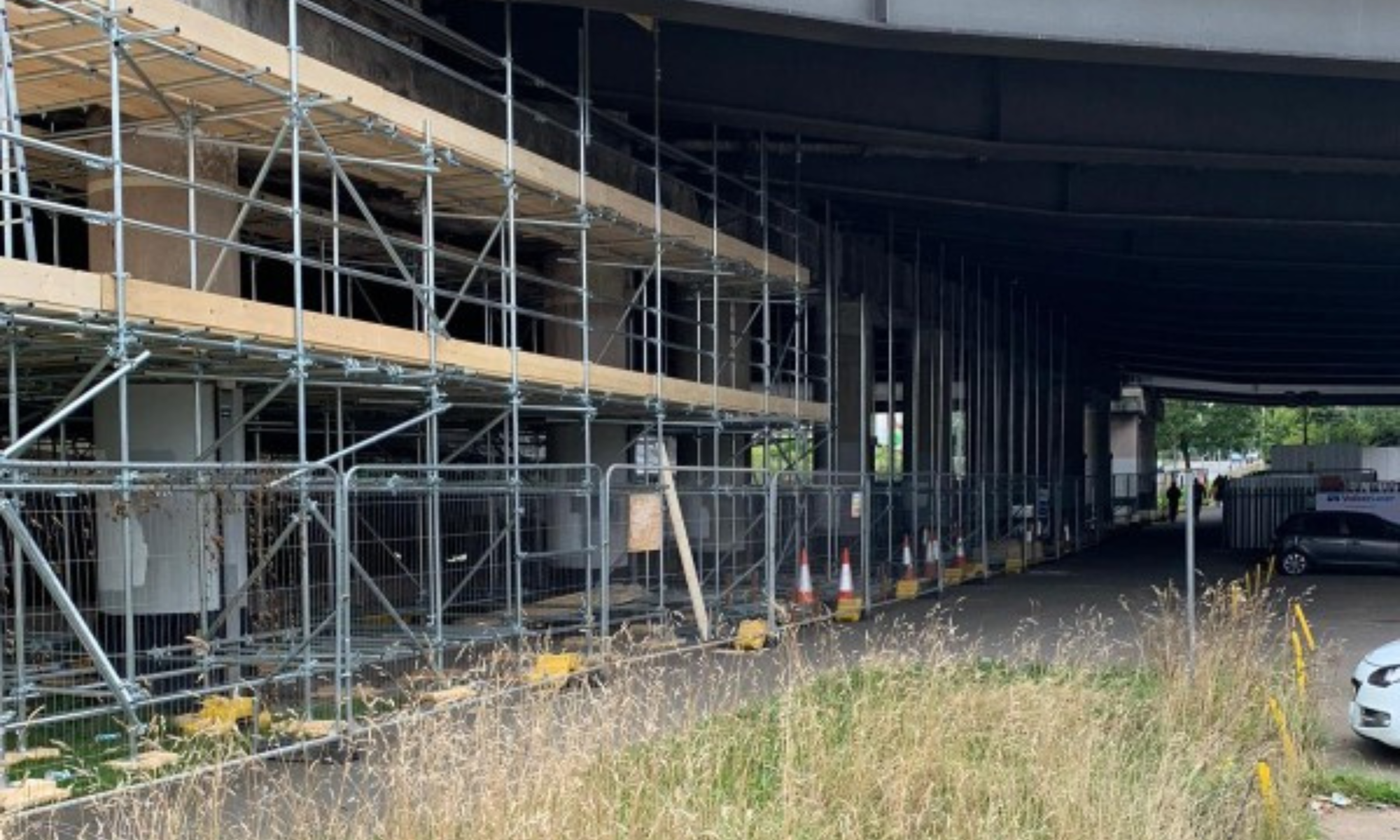 Scaffolding on the P76 M5 Oldbury Viaduct 